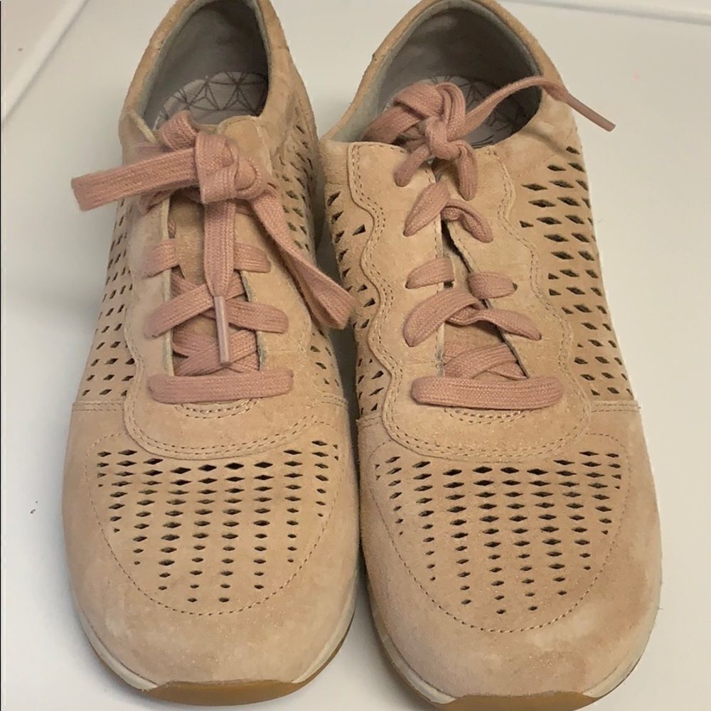 Dansko pink suade tennis shoes